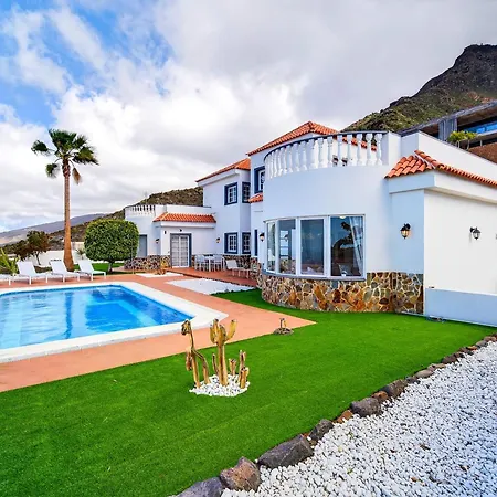 With Private Pool Apartamento *