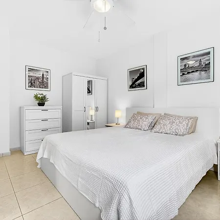 Apartamento With Private Pool